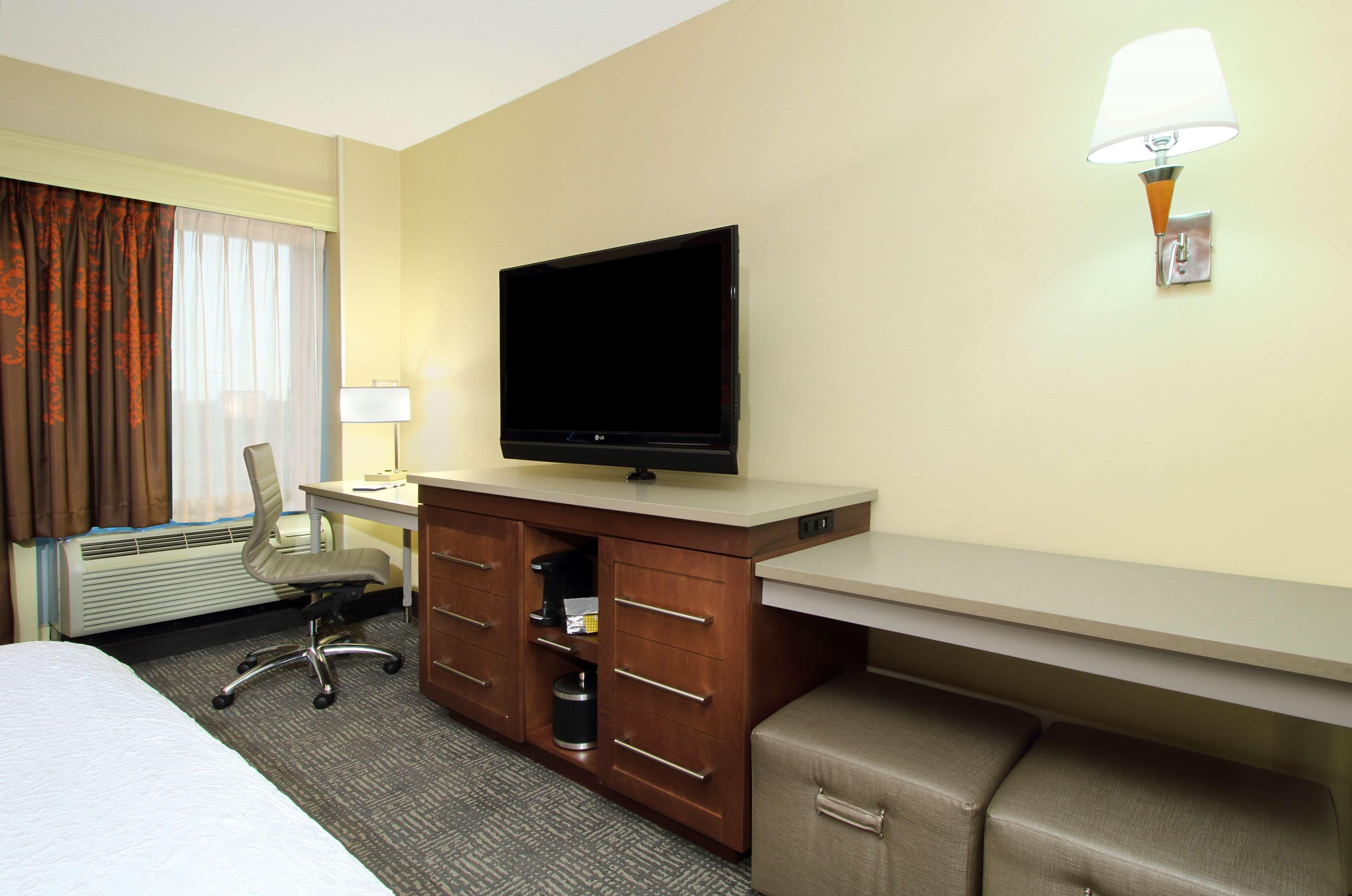 Hampton Inn & Suites Columbus-Downtown, Ohio Екстер'єр фото