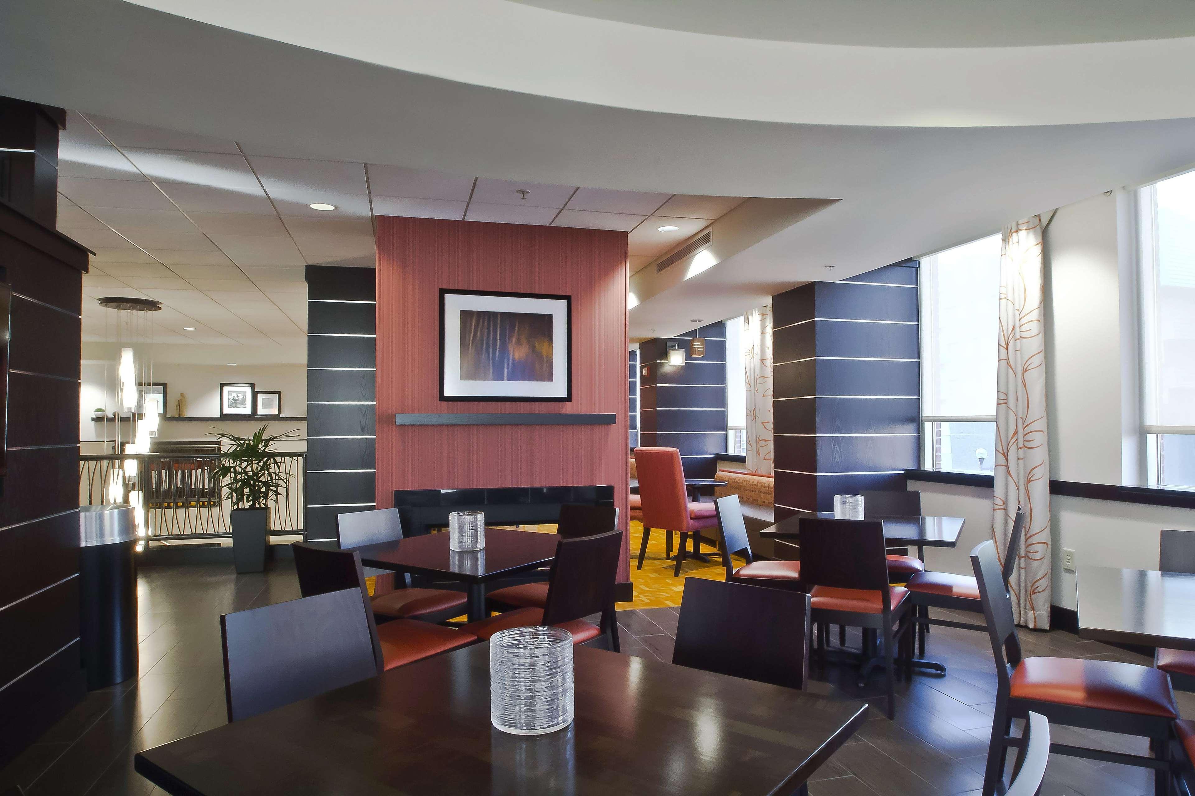Hampton Inn & Suites Columbus-Downtown, Ohio Екстер'єр фото