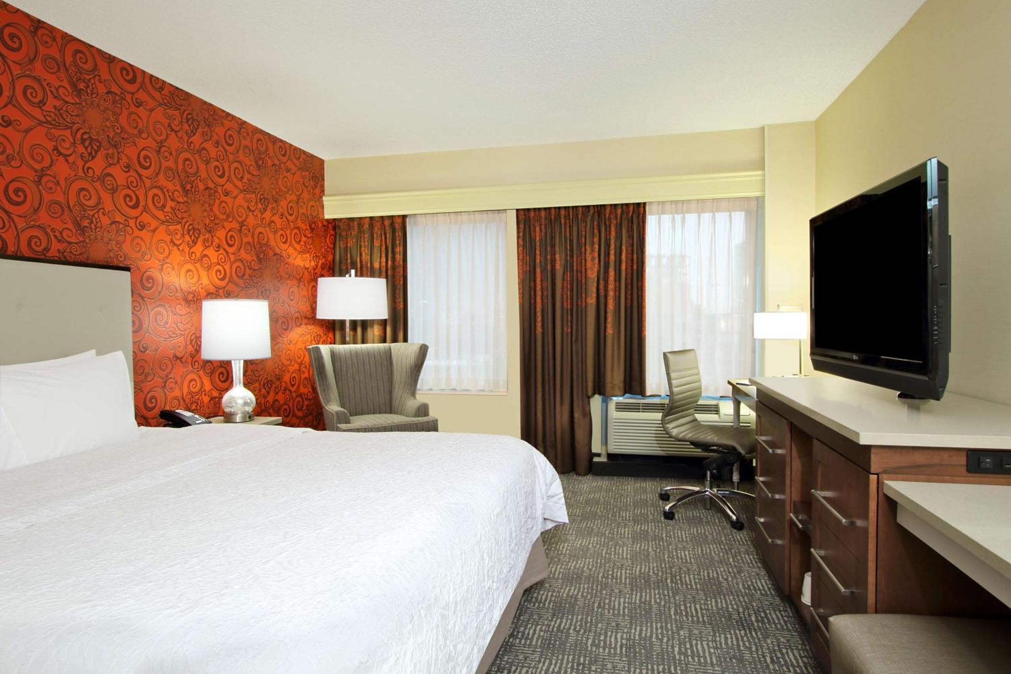Hampton Inn & Suites Columbus-Downtown, Ohio Екстер'єр фото